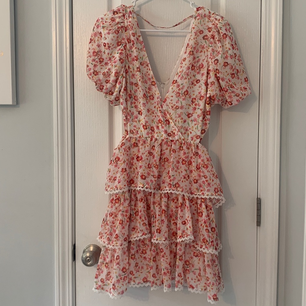 Ever New melbourne dress ruffle Jamieson floral Size 8 v-neck white‎ pink